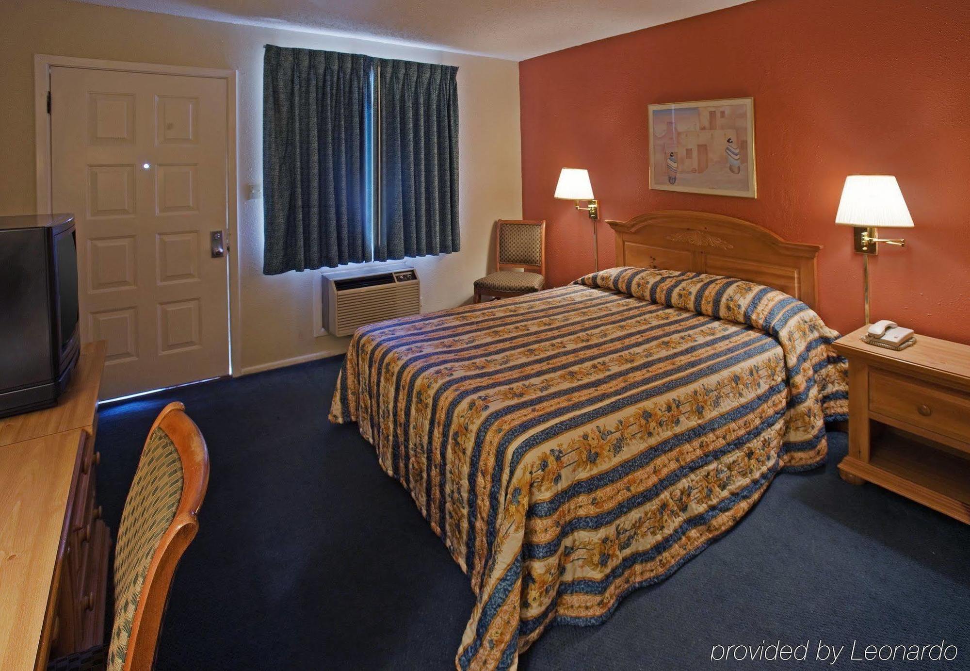 Regency Inn Hondo Zimmer foto