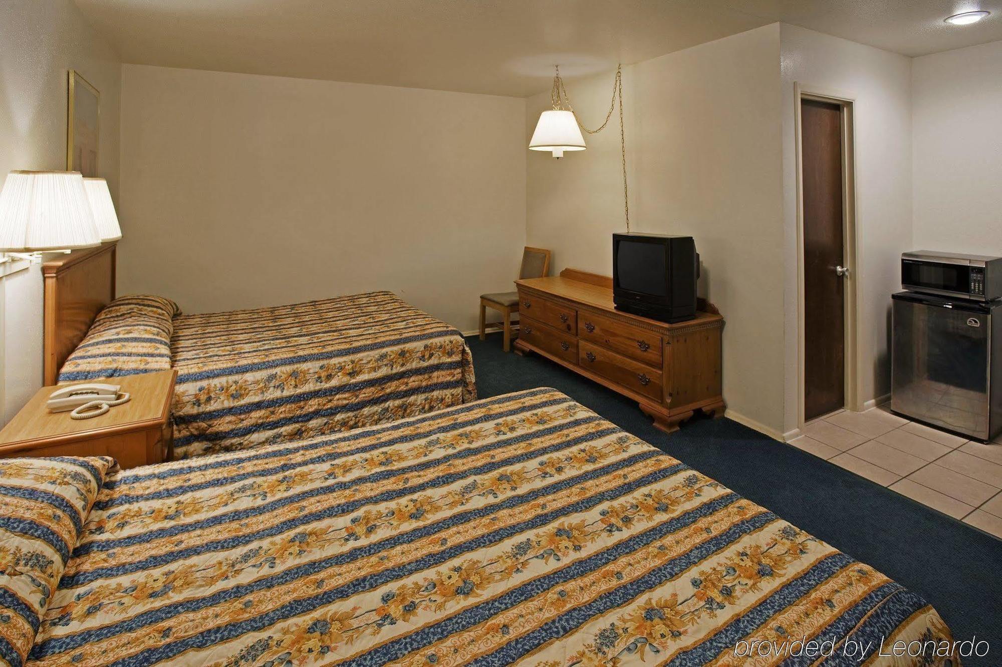 Regency Inn Hondo Zimmer foto